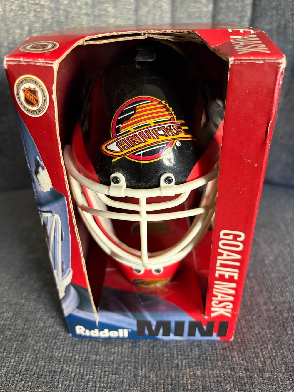 Vintage 1990s Vancouver Canucks Flying Skate Riddell Mini Mask w/ Original Box